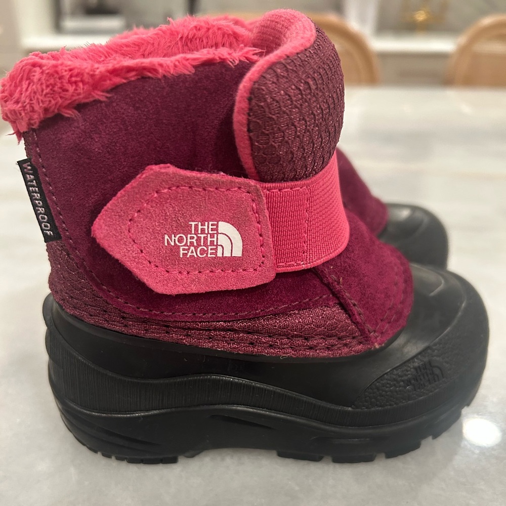 The North Face toddler Alpenglow II boots